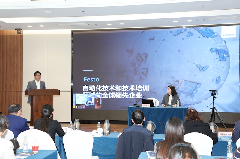 OSOM Briefing Sessions — photo 10
