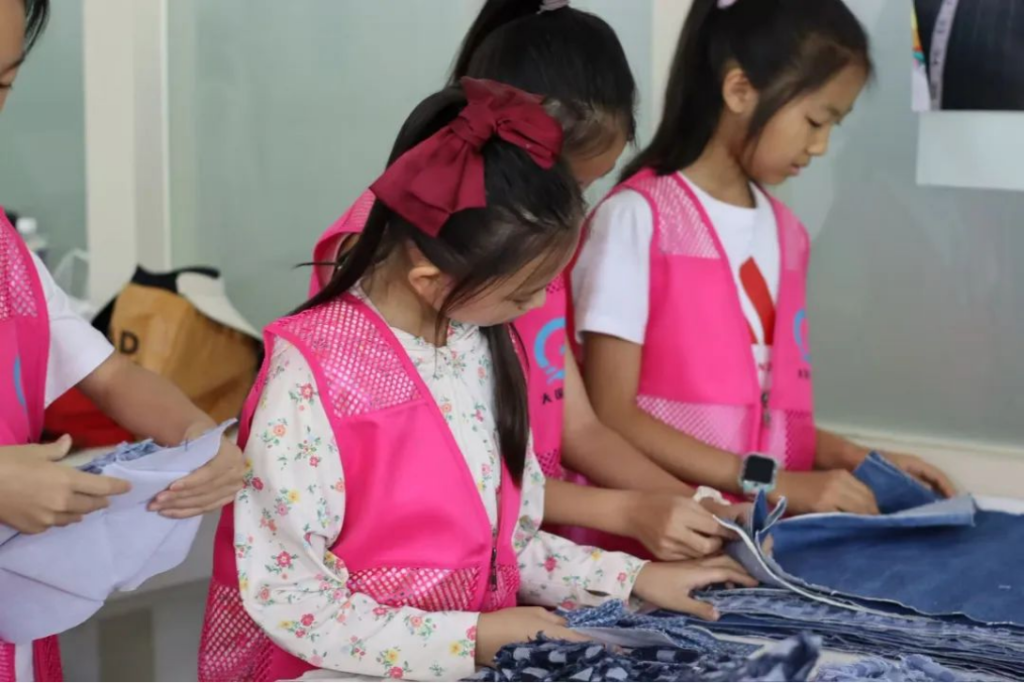 Young Craftsmen 2025 Youth Skills Camp “Mastering AI, Crafting the Future” concludes