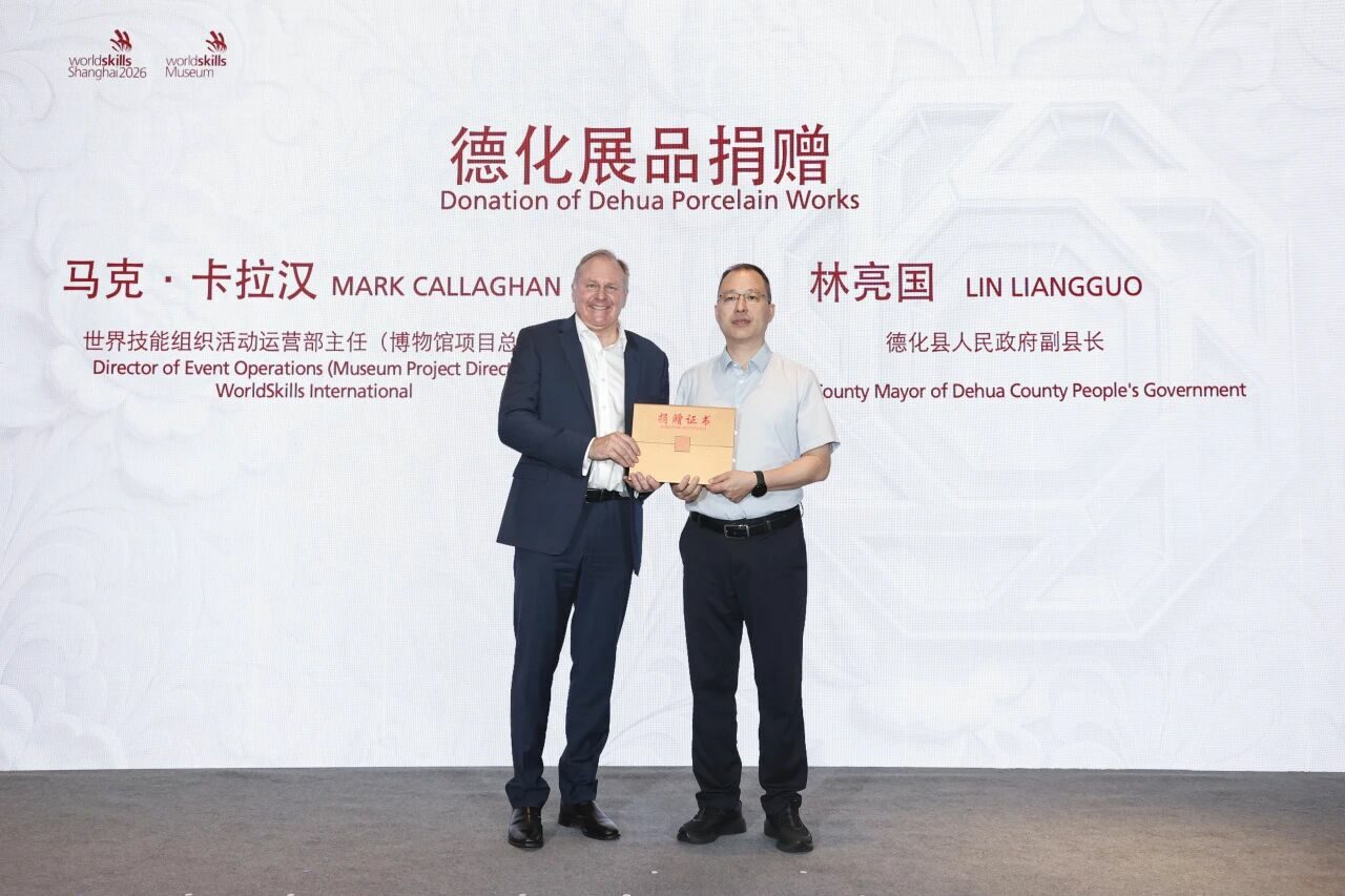 campaigns-11-blanc-de-chine-temporary-exhibition-unveiled-3