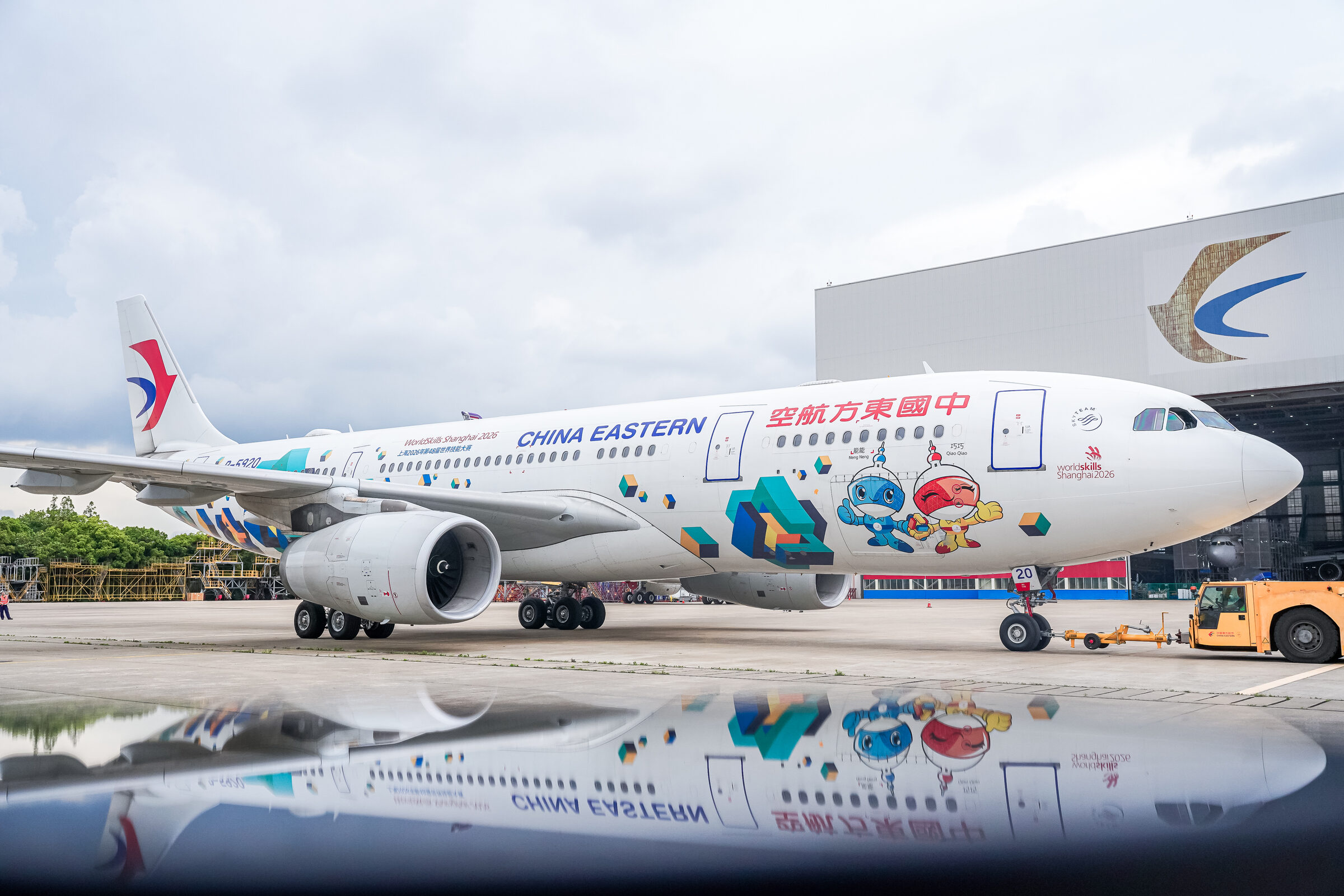 campaigns-15-china-eastern-unveils-china-eastern-unveils-skills-for-success-worldskillsthemed-aircraft-3